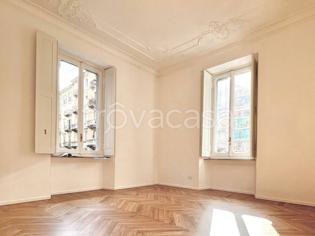 appartamento in vendita a Torino in zona Cit Turin