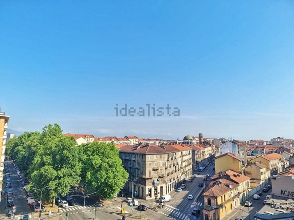 appartamento in vendita a Torino in zona Aurora
