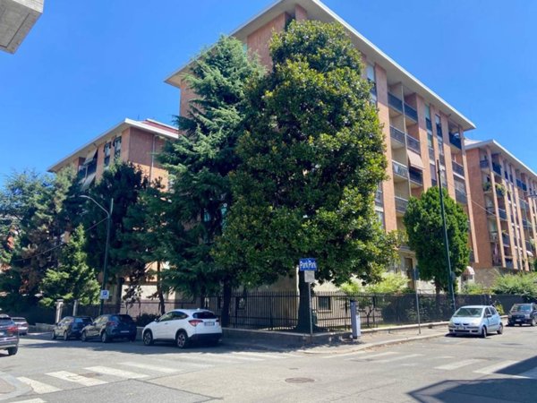 appartamento in vendita a Torino in zona Cit Turin