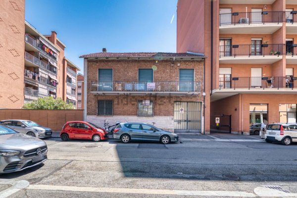 appartamento in vendita a Torino in zona Borgata Vittoria