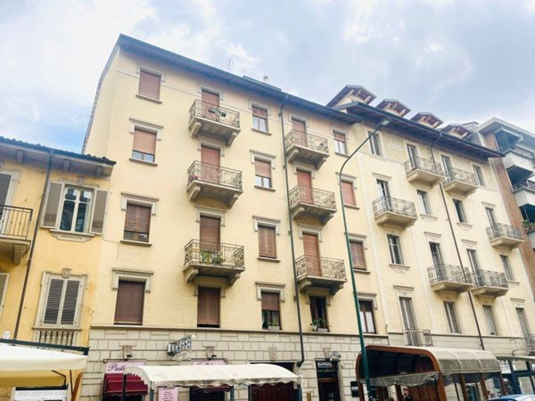 appartamento in vendita a Torino in zona Cit Turin