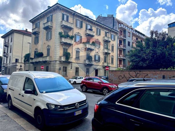 appartamento in vendita a Torino in zona Cenisia