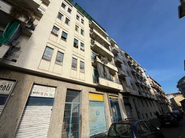 locale commerciale in vendita a Torino in zona Barriera di Milano
