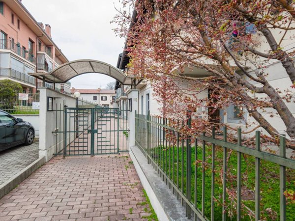 appartamento in vendita a Torino in zona Lucento