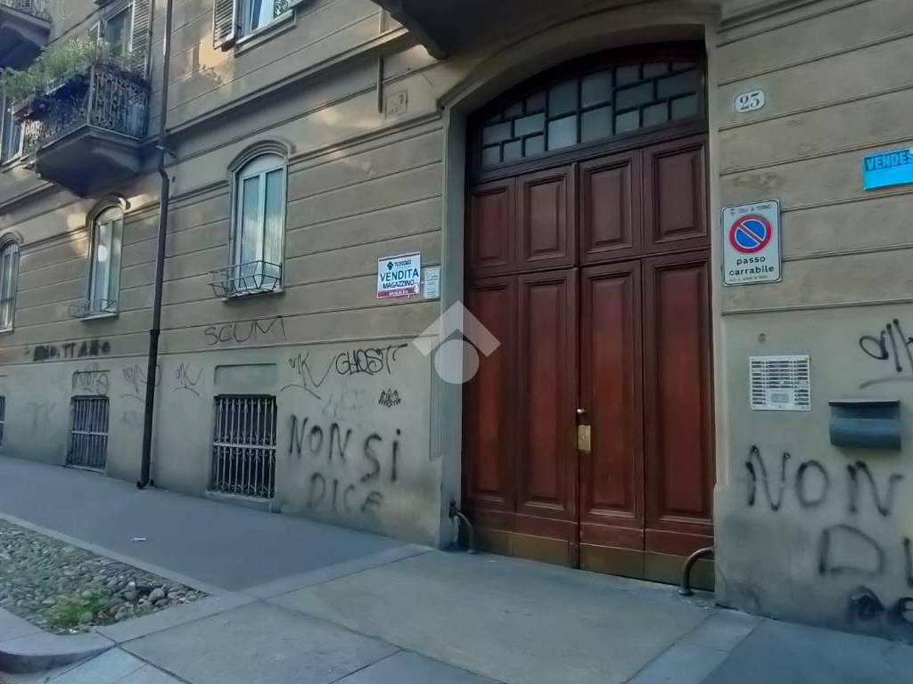 locale di sgombero in vendita a Torino in zona Barriera di Milano