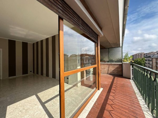 appartamento in vendita a Torino in zona Santa Rita