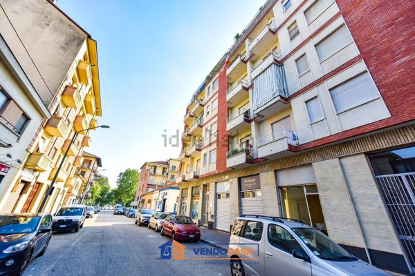 locale commerciale in vendita a Torino in zona Filadelfia