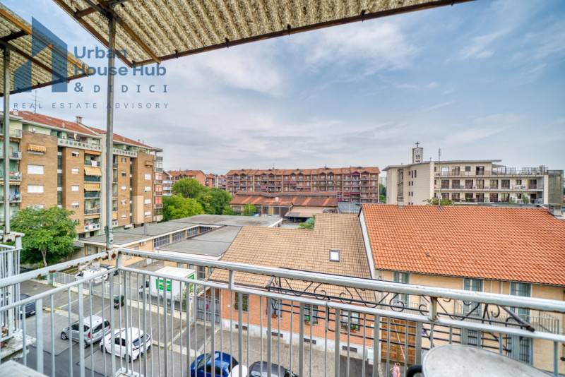 appartamento in vendita a Torino in zona Aeronautica