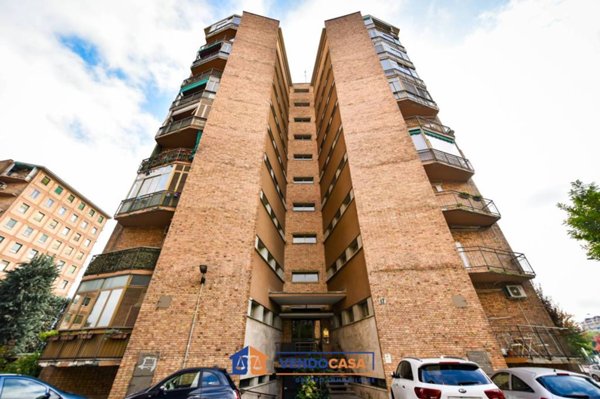 appartamento in vendita a Torino in zona Lingotto