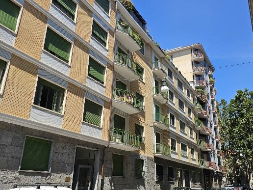appartamento in vendita a Torino in zona Cit Turin