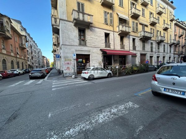 negozio in vendita a Torino in zona Vanchiglia