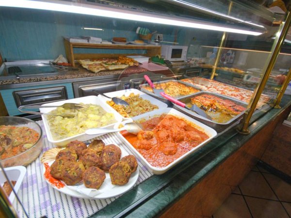 negozio in vendita a Torino in zona Borgata Vittoria