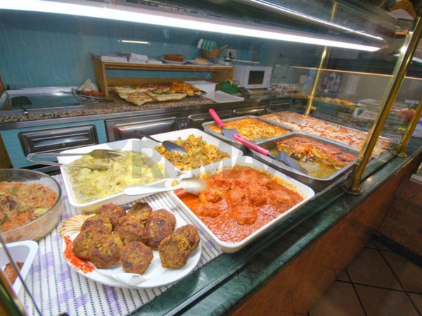 negozio in vendita a Torino in zona Borgata Vittoria