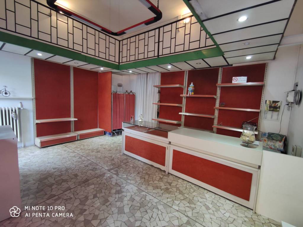 negozio in vendita a Torino in zona Barriera di Milano