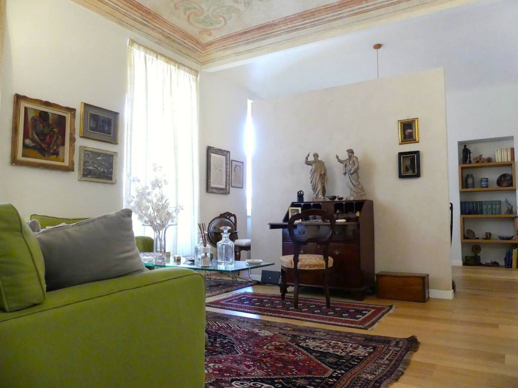 appartamento in vendita a Torino in zona Sassi