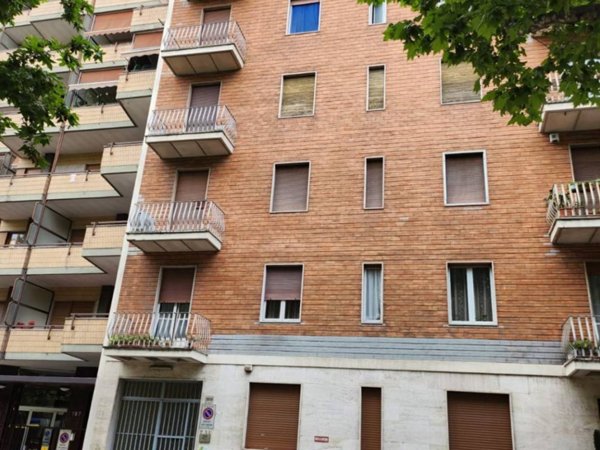 appartamento in vendita a Torino in zona Mirafiori Nord