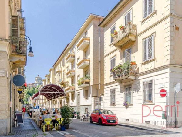 appartamento in vendita a Torino in zona Cavoretto