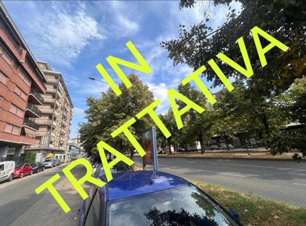 negozio in vendita a Torino in zona Lingotto