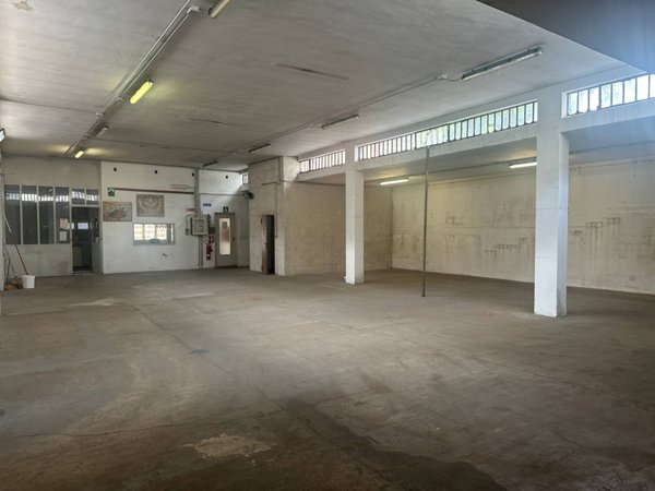 locale di sgombero in vendita a Torino in zona Mirafiori Nord