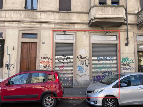 negozio in vendita a Torino in zona Cit Turin