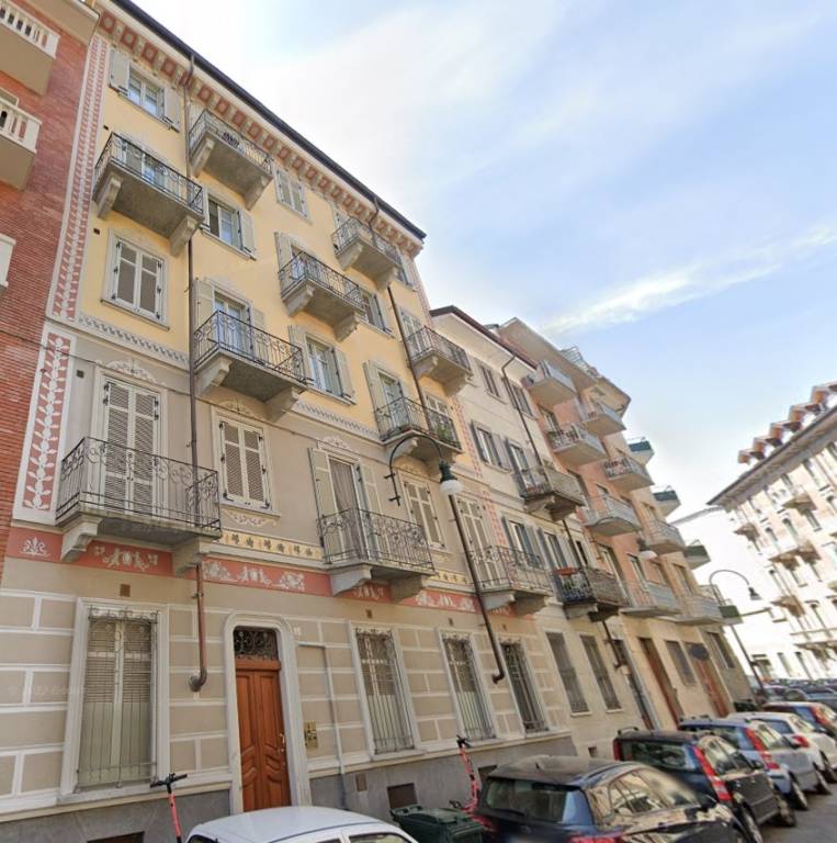 appartamento in vendita a Torino in zona Cenisia