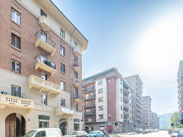 appartamento in vendita a Torino in zona Lingotto