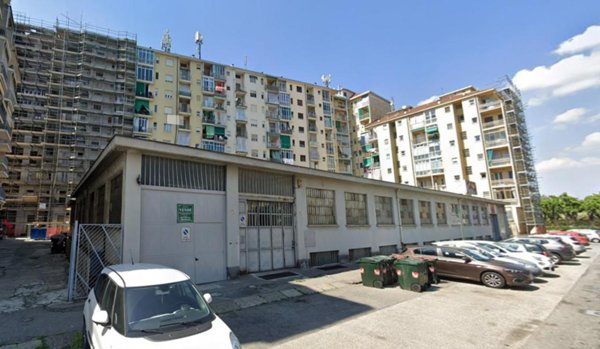 locale di sgombero in vendita a Torino in zona Lingotto