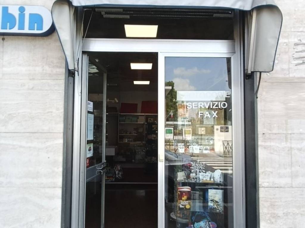 negozio in vendita a Torino in zona Aurora