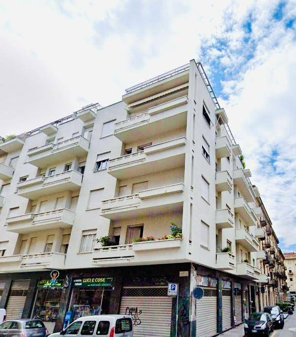 negozio in vendita a Torino in zona Cit Turin