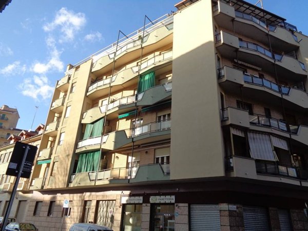 negozio in vendita a Torino in zona Madonna di Campagna