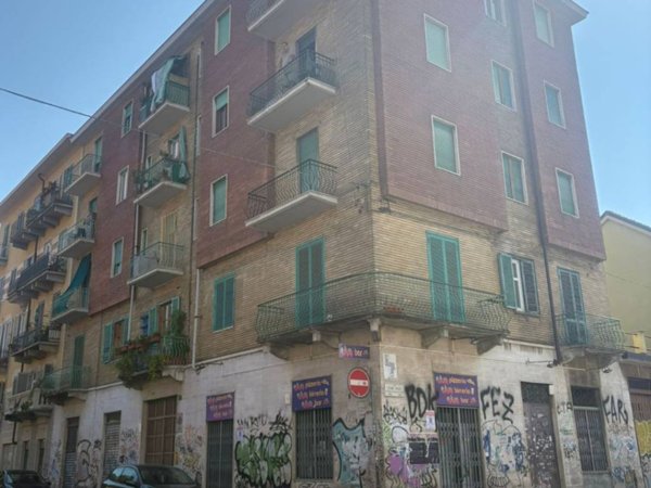 negozio in vendita a Torino in zona Vanchiglia