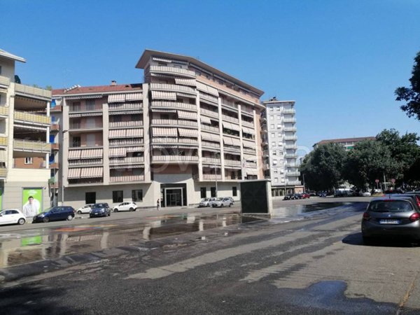 appartamento in vendita a Torino in zona Lingotto