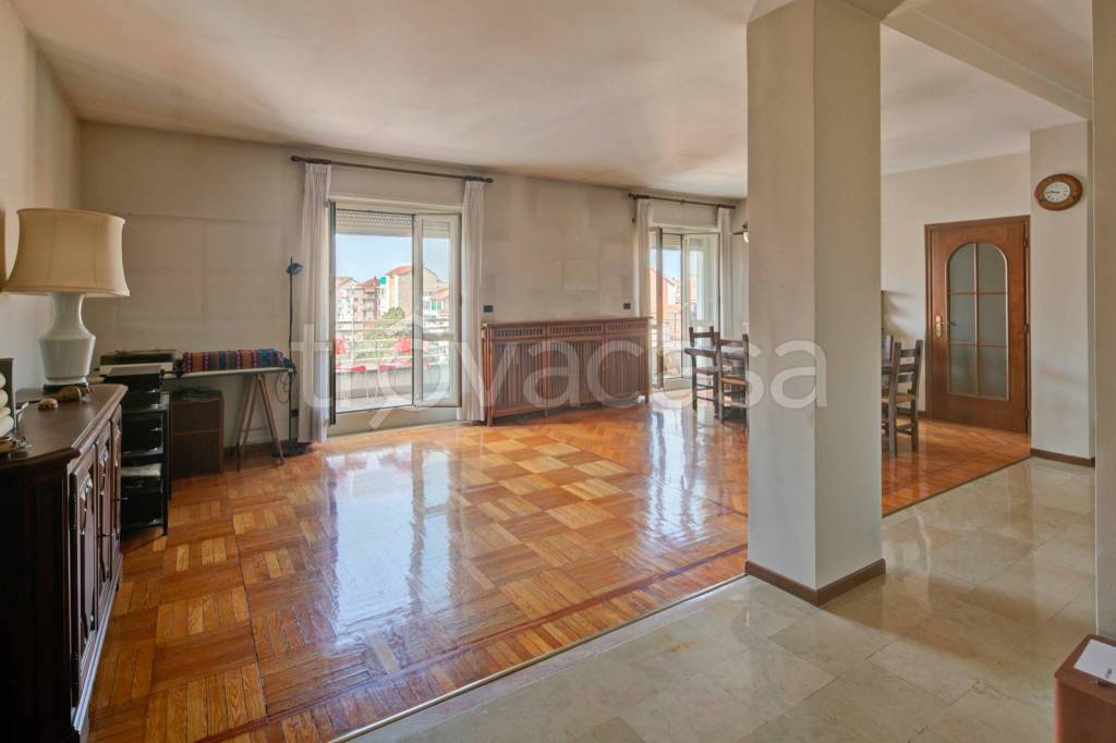 appartamento in vendita a Torino in zona Parella