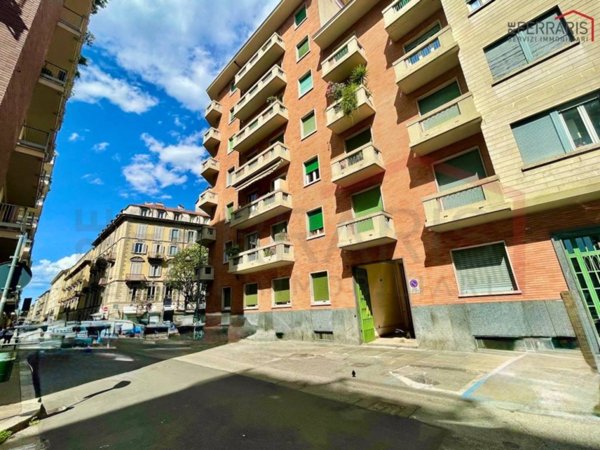 appartamento in vendita a Torino in zona San Salvario