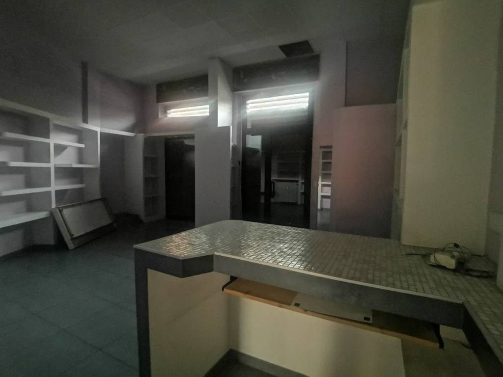 negozio in vendita a Torino in zona Vanchiglia
