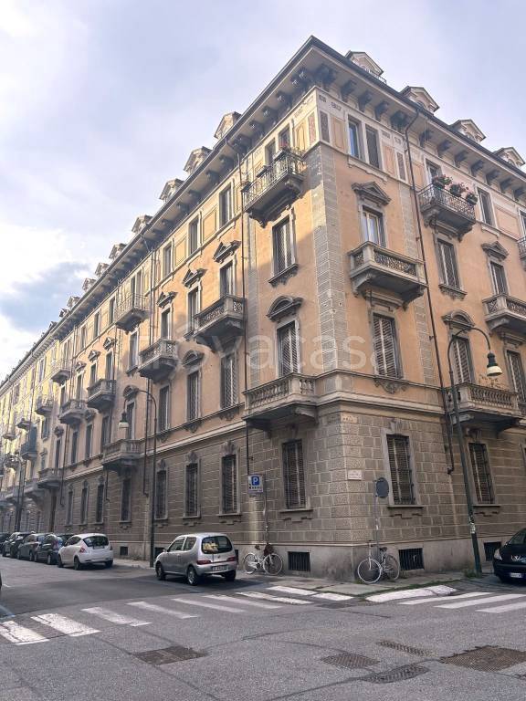 appartamento in vendita a Torino in zona Crocetta