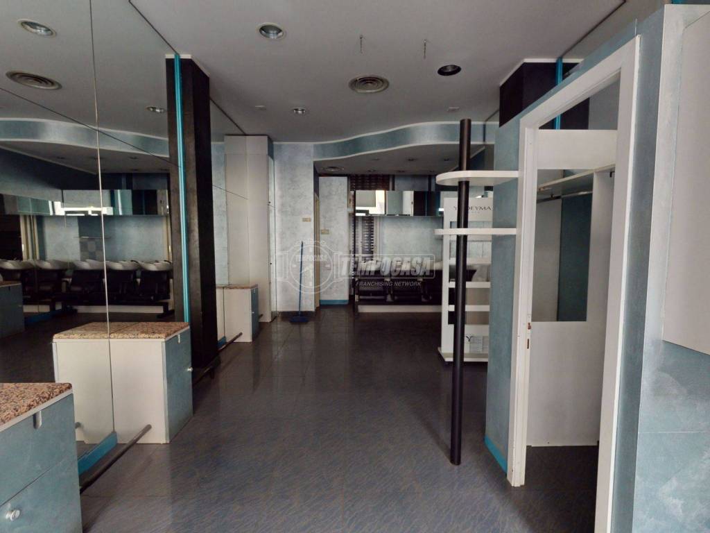 negozio in vendita a Torino in zona Vanchiglia
