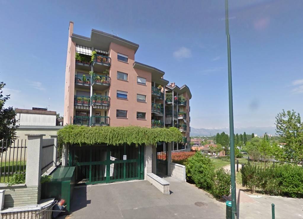 negozio in vendita a Torino in zona Parella
