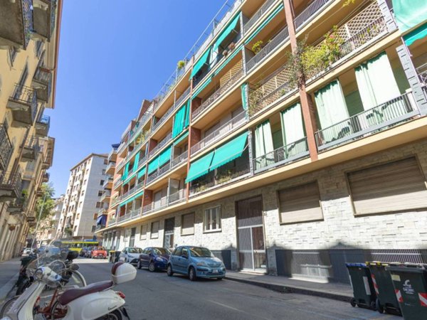 appartamento in vendita a Torino in zona San Salvario
