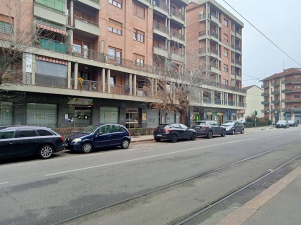 negozio in vendita a Torino in zona Madonna di Campagna
