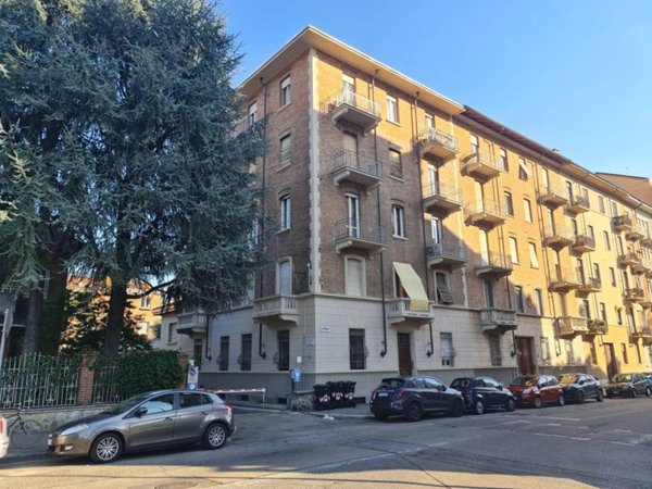 appartamento in vendita a Torino in zona Cenisia
