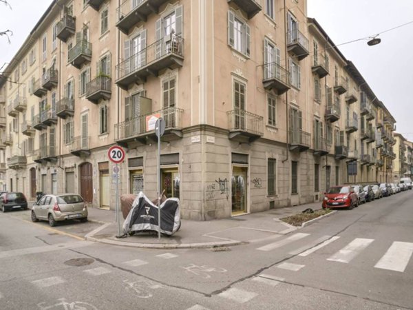 negozio in vendita a Torino in zona Rebaudengo