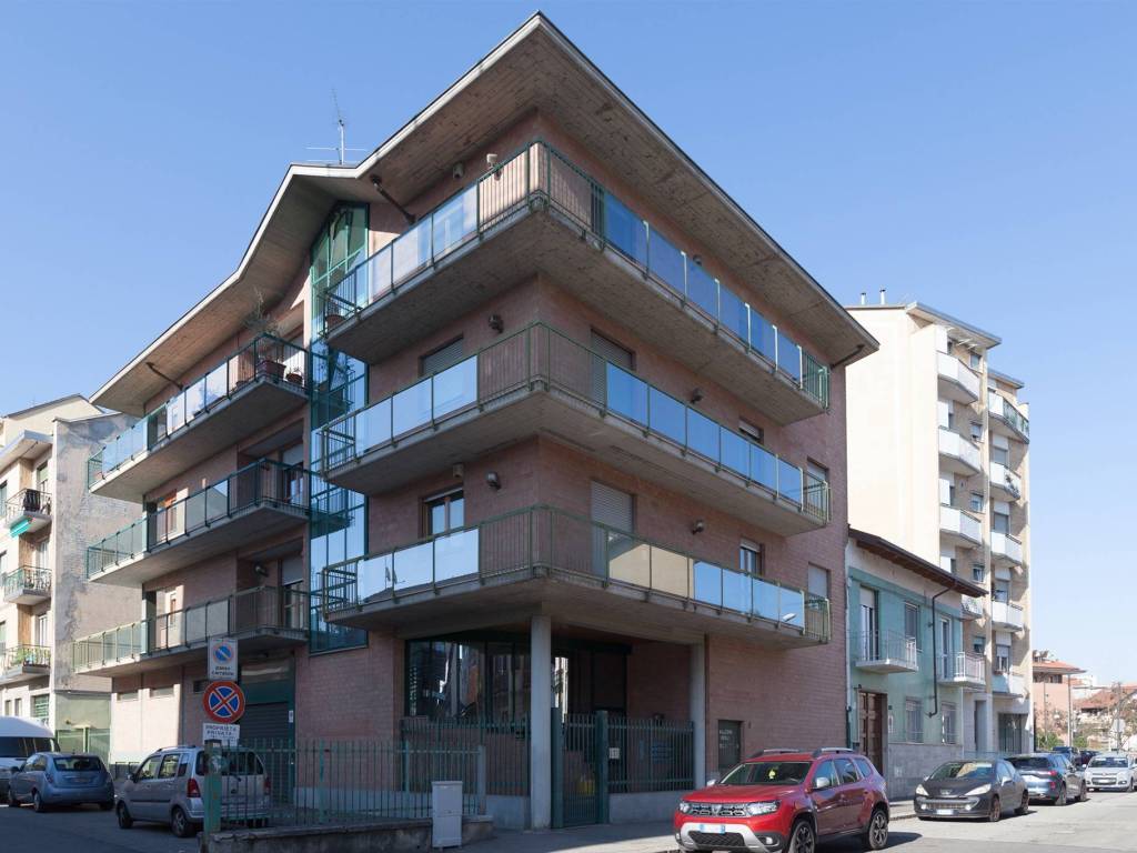negozio in vendita a Torino in zona Madonna di Campagna