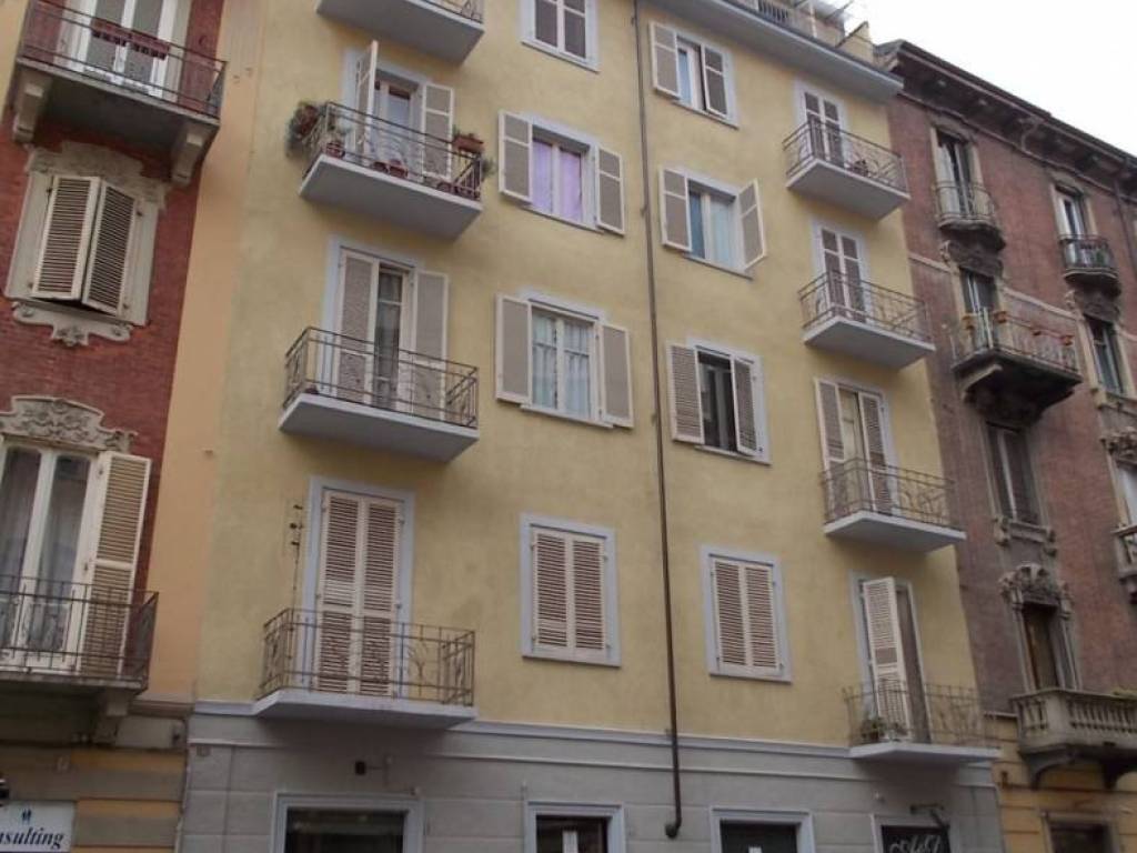 appartamento in vendita a Torino in zona Cenisia