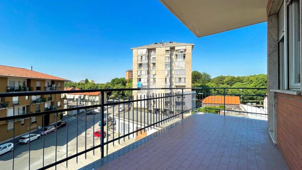 appartamento in vendita a Torino in zona Lucento
