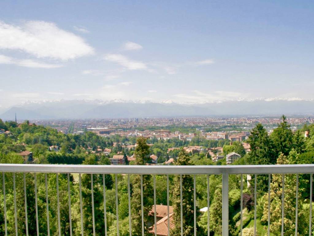 appartamento in vendita a Torino in zona Sassi