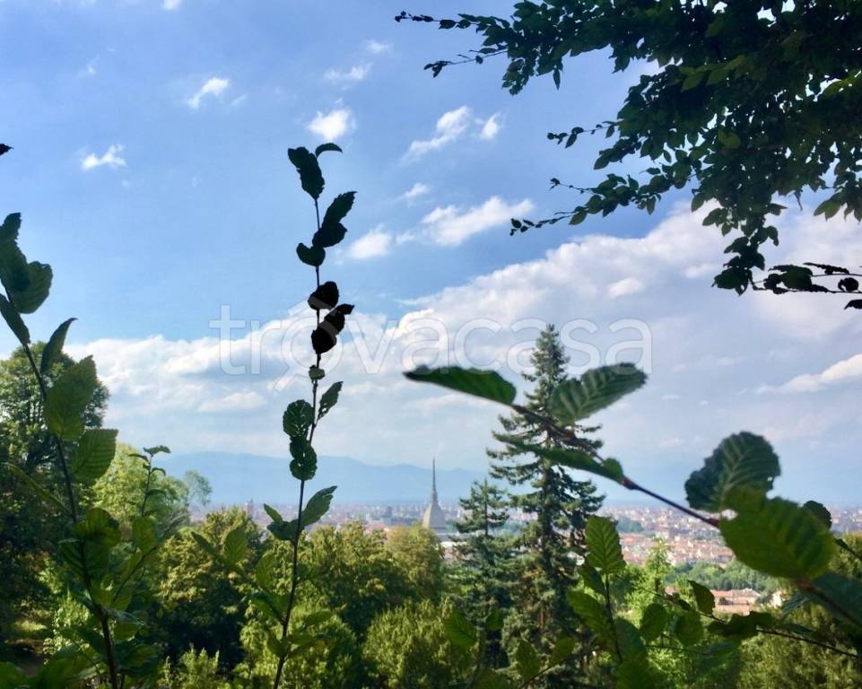 casa indipendente in vendita a Torino in zona Superga