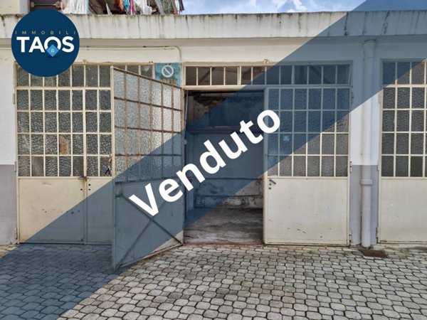 locale commerciale in vendita a Torino in zona Barriera di Milano