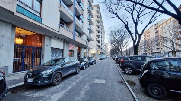 negozio in vendita a Torino in zona Pozzo Strada