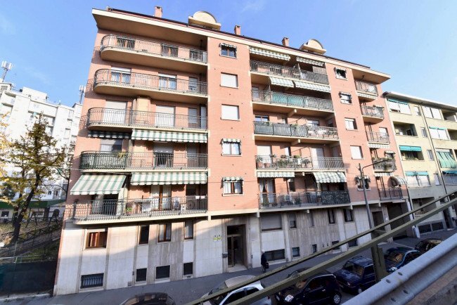 locale di sgombero in vendita a Torino